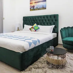 Oyo 860 Studio Apartment, Maya Tower 4, Jumeirah Village Triangle Guest house