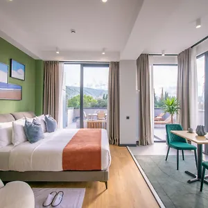 qstay-gratus.alltbilisihotels.com/